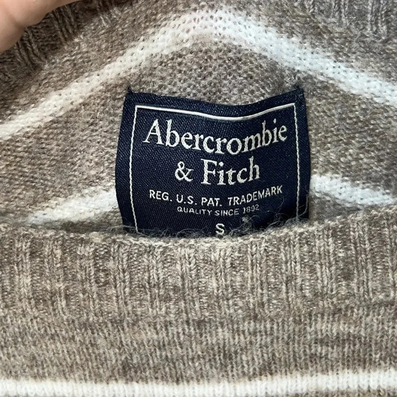 0120W. ABERCROMBIE AND FITCH LONG SLEEVE‎ SWEATER WITH POCKETS SIZE SMALL - Picture 8 of 13